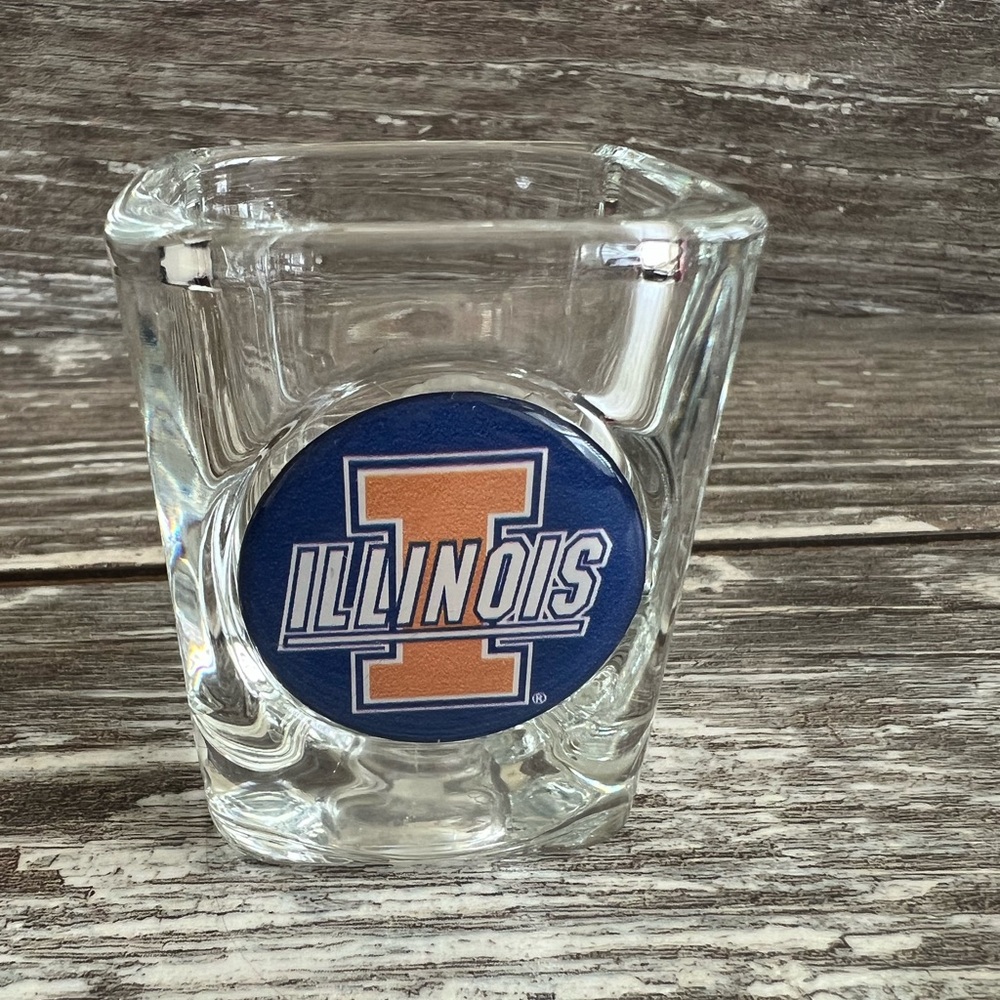 Illinois Logo Shot Glass Collegiate Square Thick Shape‎ 2.5 In Tall Collectible
